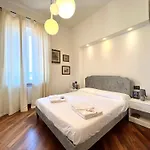 Attico Cavour شقة